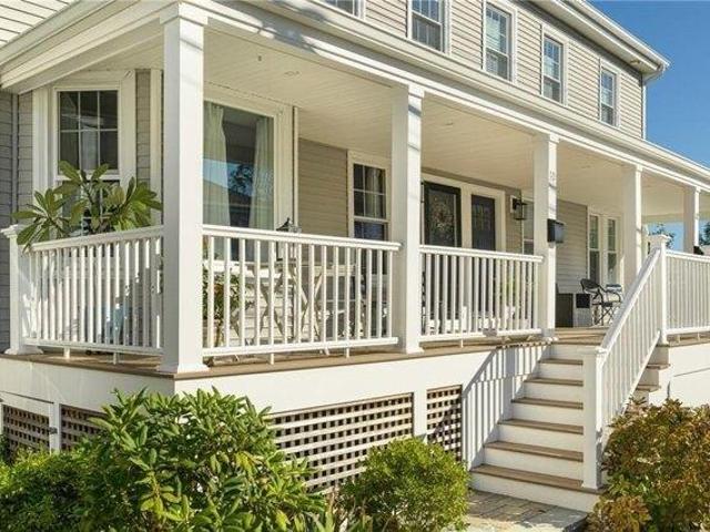 Condo for sale in Newport, Newport County