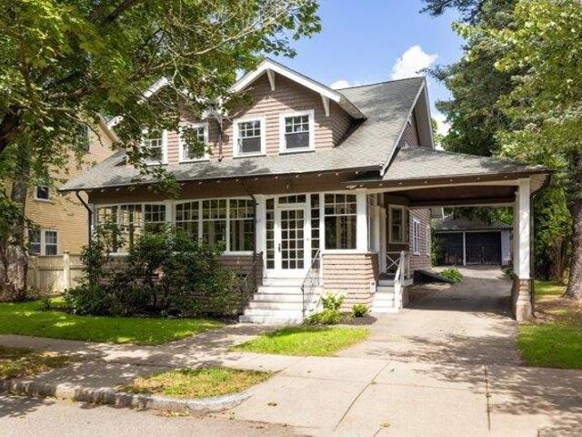 House for sale in Newton Centre, Newton