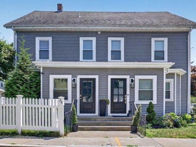 House for sale in West Newton, Newton