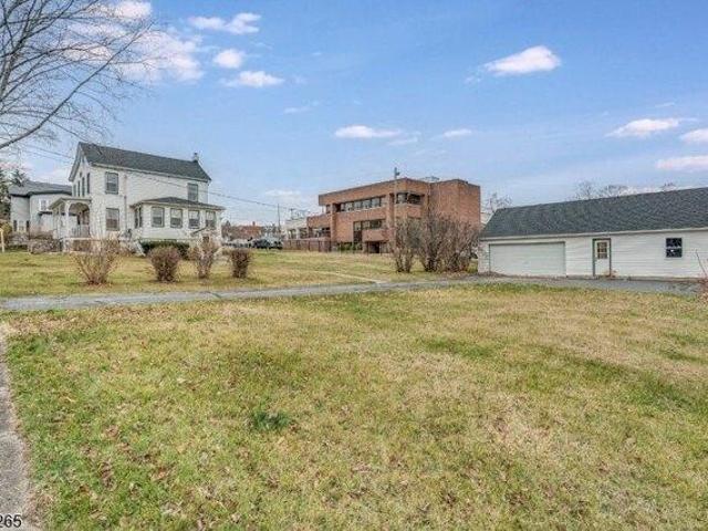 House for sale in Newton, New Jersey