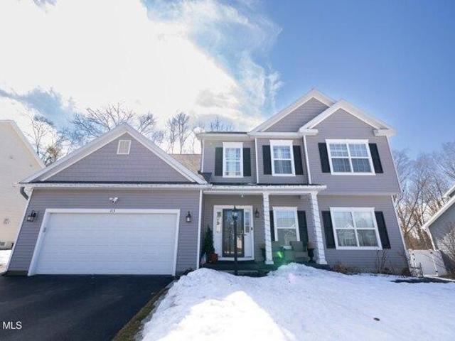 House for sale in Niskayuna, New York