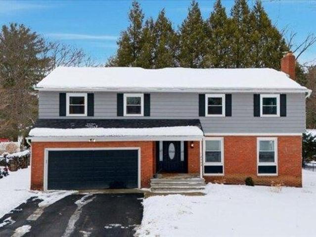 House for sale in Niskayuna, New York