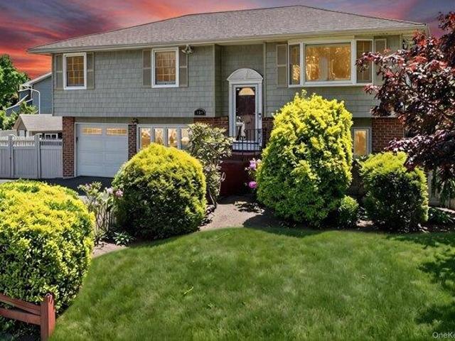 House for sale in Babylon, New York