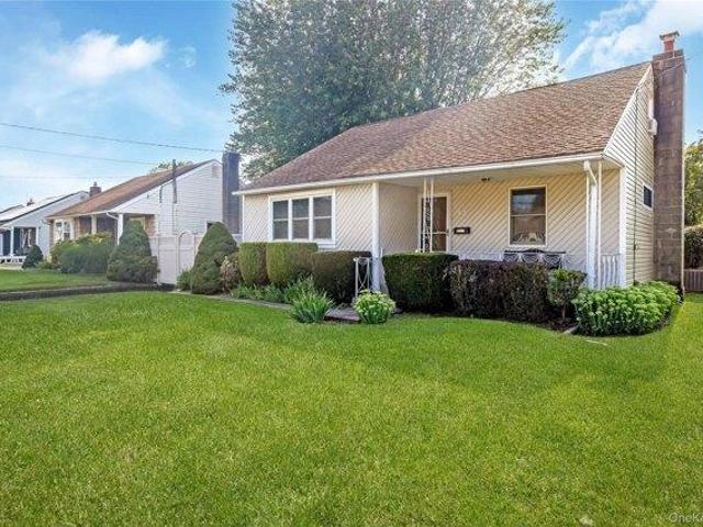 House for sale in Babylon, New York