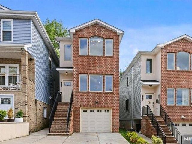 House for sale in Hudson, New Jersey