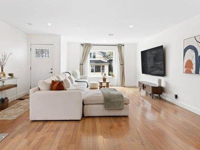 House for sale in Hudson, New Jersey