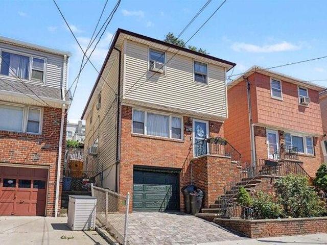 House for sale in Hudson, New Jersey