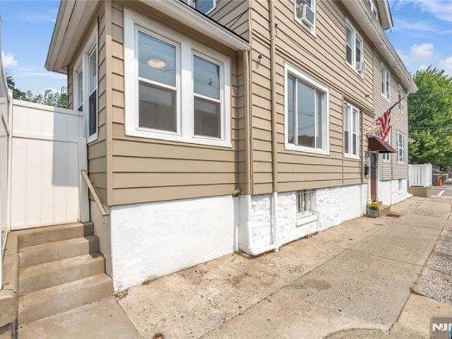 House for sale in Hudson, New Jersey