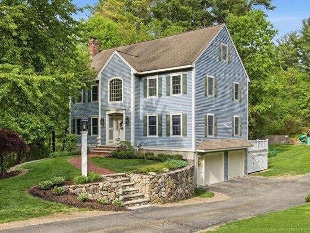 House for sale in North Reading, Massachusetts