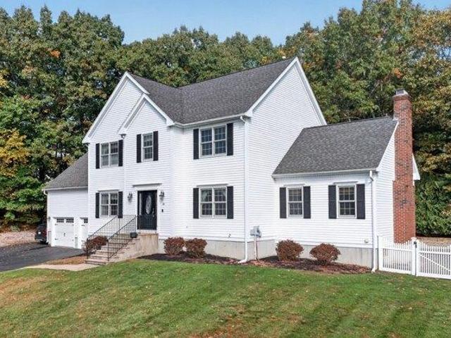House for sale in Whitinsville, Northbridge