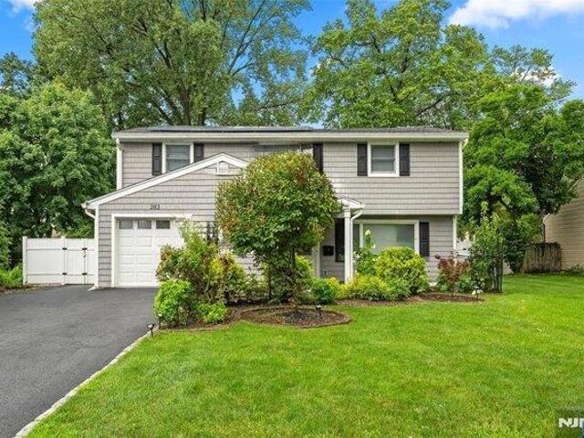 House for sale in Northvale, New Jersey