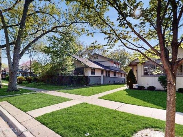 House for sale in Oak Park, Illinois