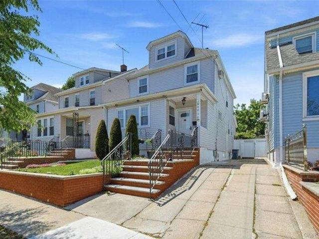 House for sale in Queens, Arverne