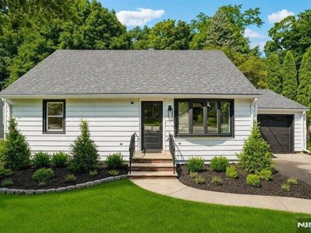 House for sale in Oakland, New Jersey