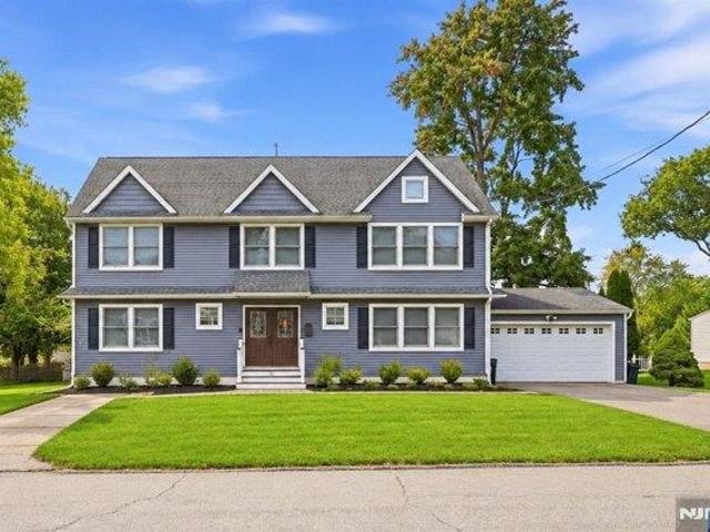 House for sale in Oakland, Bergen County