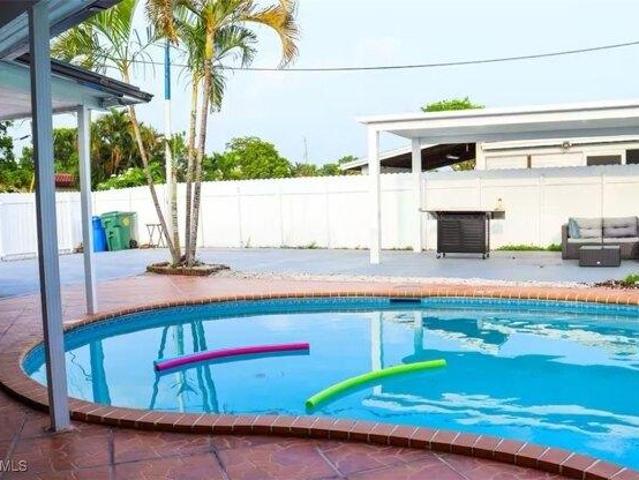 House for sale in Oakland Park, Florida