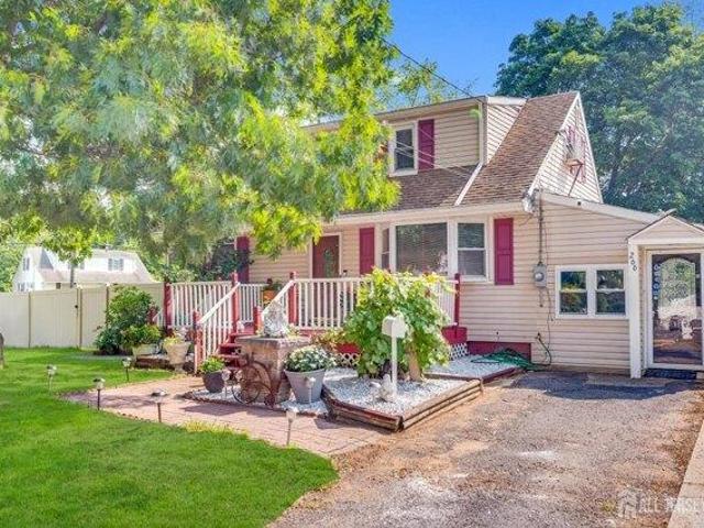 House for sale in Cliffwood, New Jersey