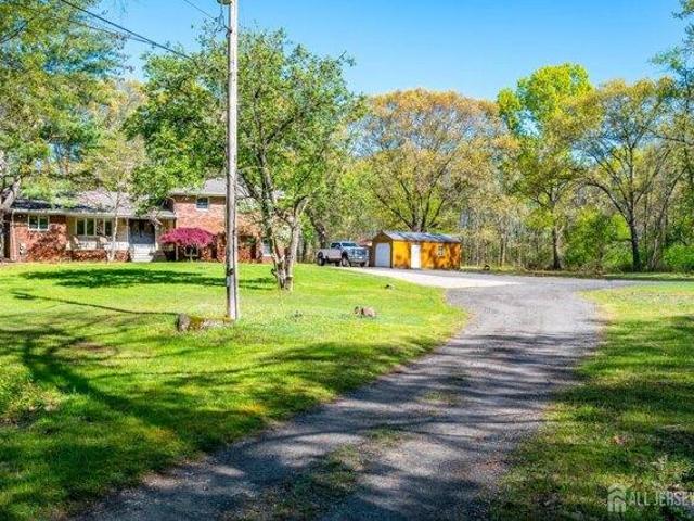 House for sale in Cliffwood, New Jersey
