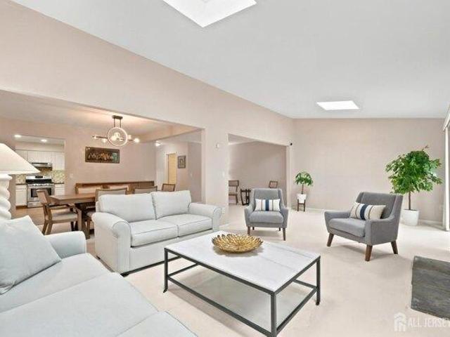 House for sale in Cliffwood, New Jersey