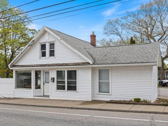 House for sale in Maine