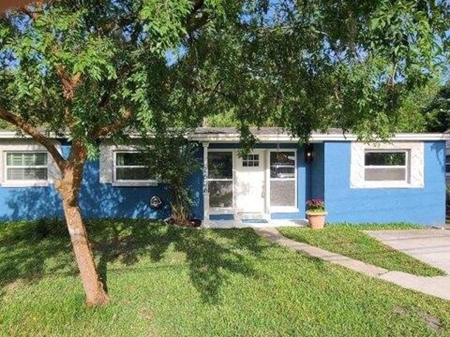 House for sale in University, Florida