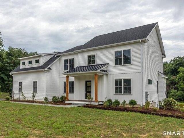 House for sale in Oxford, Connecticut