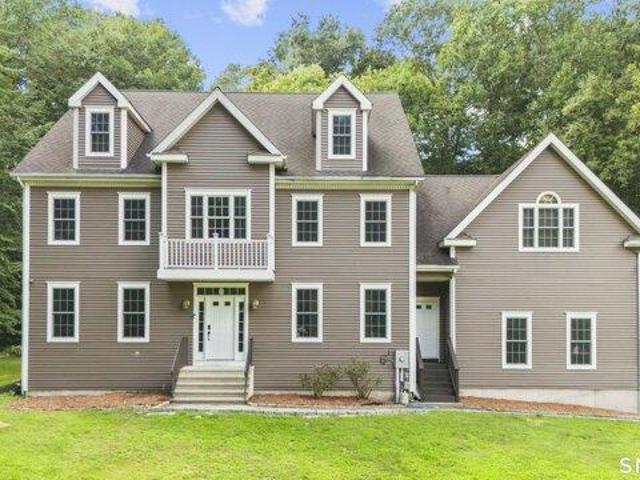 House for sale in Oxford, Connecticut
