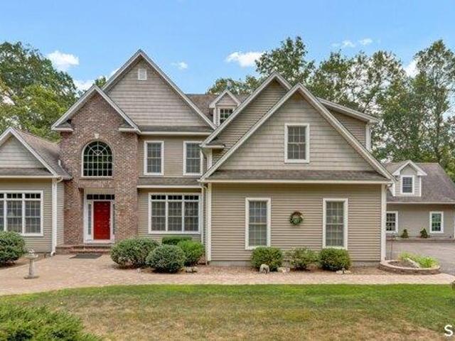 House for sale in Oxford, Connecticut