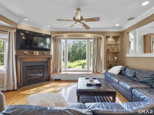 House for sale in Oxford, Connecticut