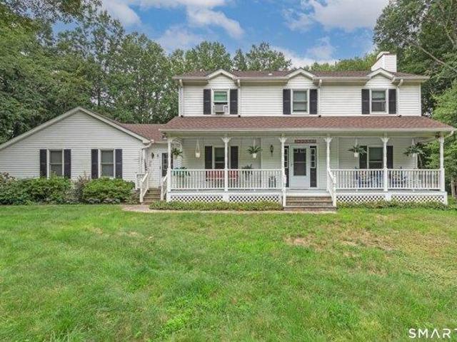 House for sale in Oxford, Connecticut