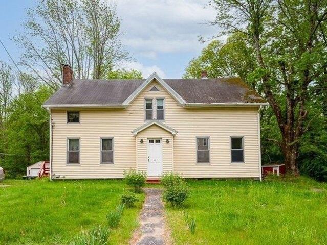 House for sale in North Oxford, Massachusetts