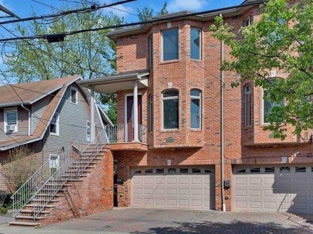 House for sale in Palisades Park, New Jersey