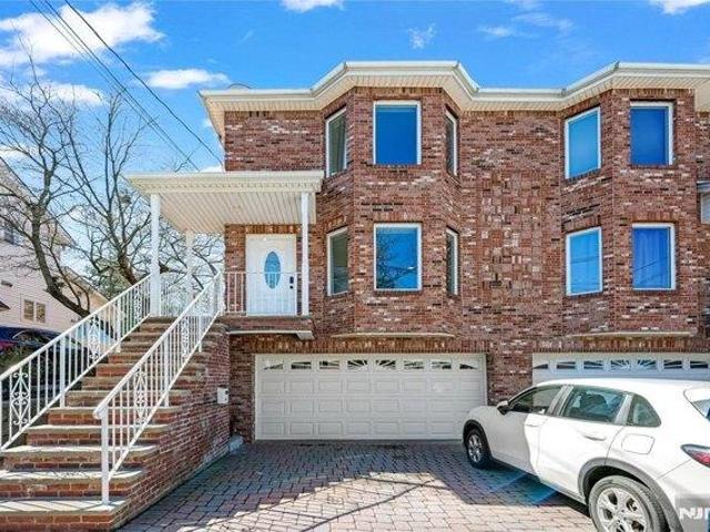 Condo for sale in Palisades Park, New Jersey