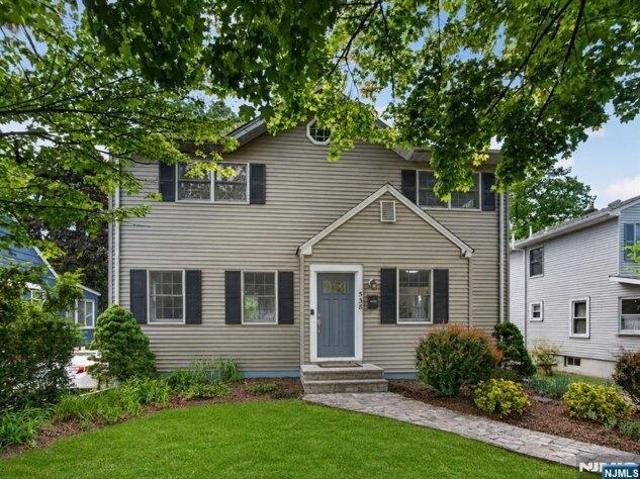 House for sale in Paramus, New Jersey