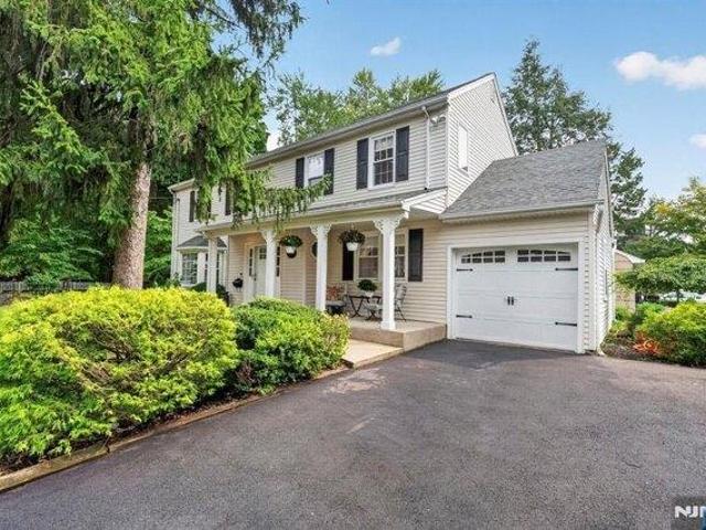 House for sale in Paramus, New Jersey