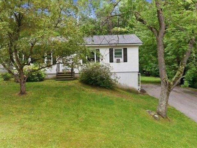 House for sale in Paris, Maine