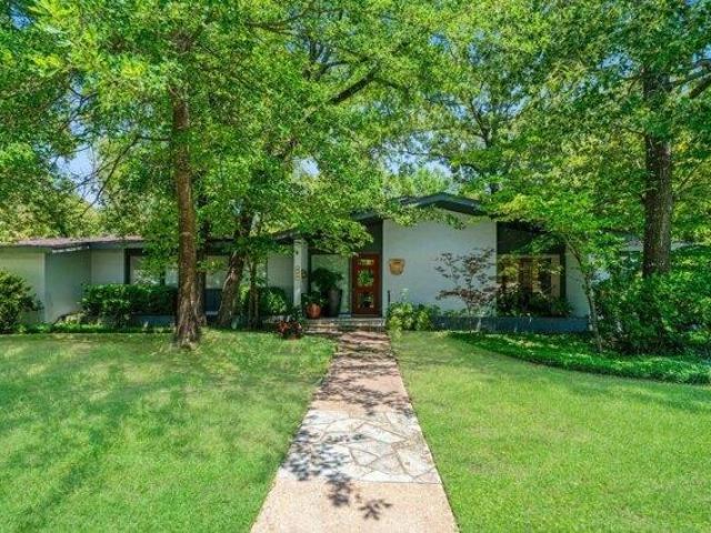 House for sale in Paris, Texas