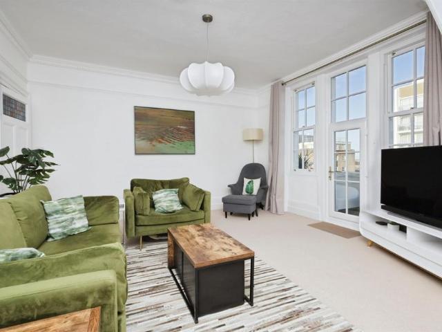 Flat for sale in Eastbourne, East Sussex