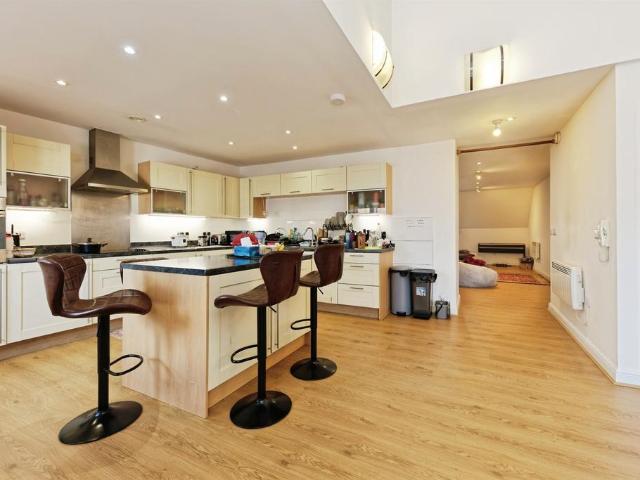 Flat for sale in St. Mildred's, The Bridge