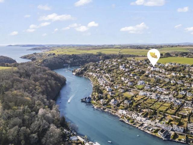 Flat for sale in Noss Mayo, South Hams