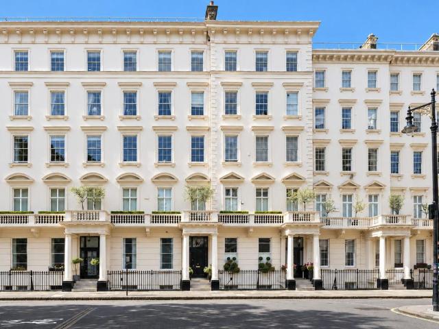 Flat for sale in City of Westminster, Greater London