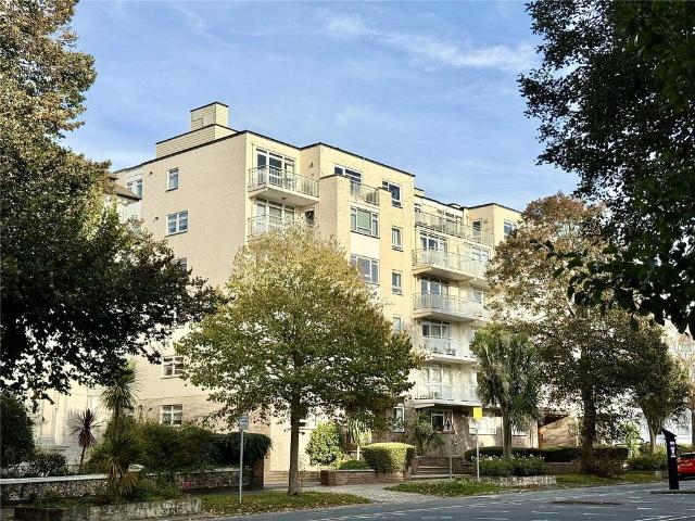Flat for sale in Eastbourne, East Sussex