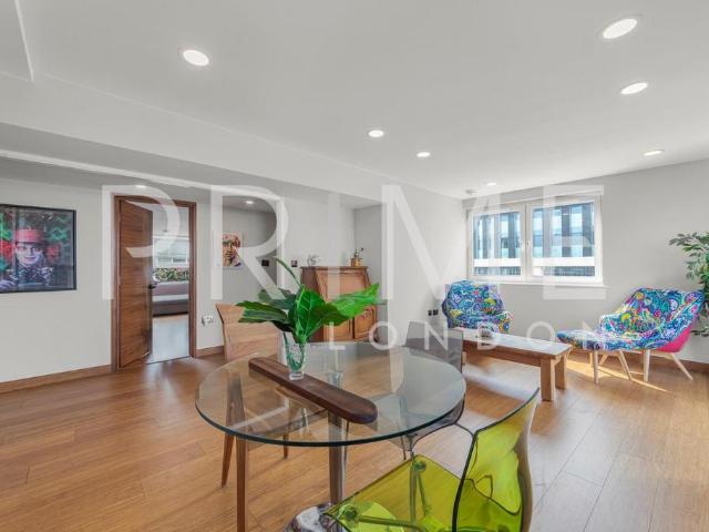 Flat for sale in Elephant and Castle, Greater London