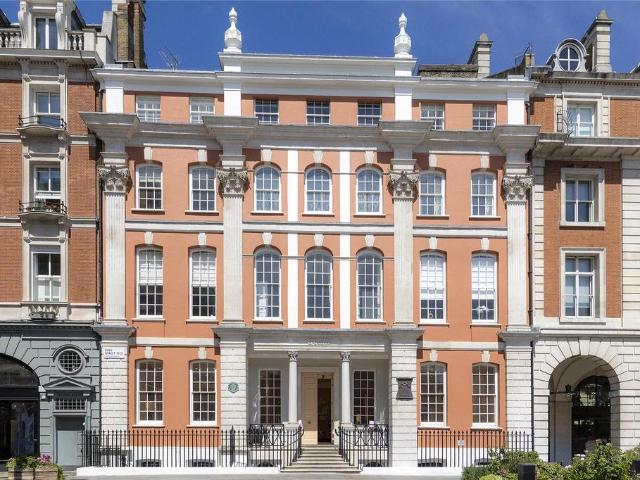 Flat for sale in Covent Garden, Greater London