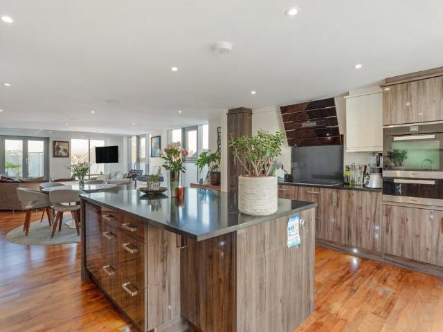 Flat for sale in Walham Green, Greater London