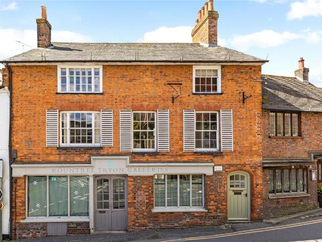 Flat for sale in Littlecote, West Sussex