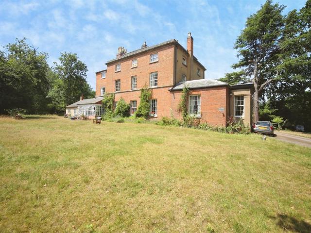 Flat for sale in Solihull, West Midlands