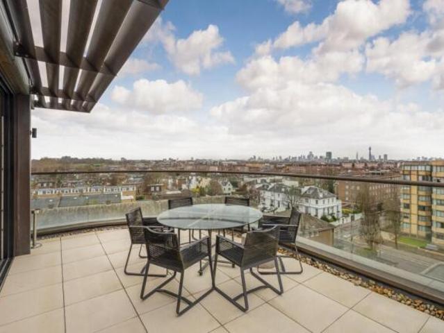Apartment for sale in Finchley, Greater London