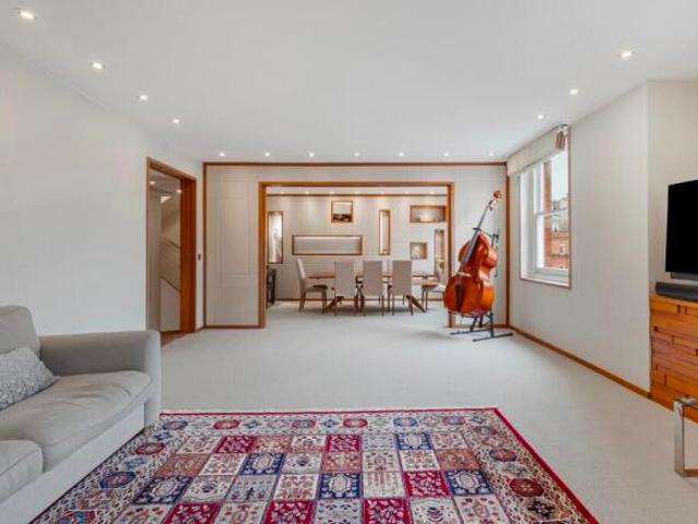 Apartment for sale in Knightsbridge, Greater London