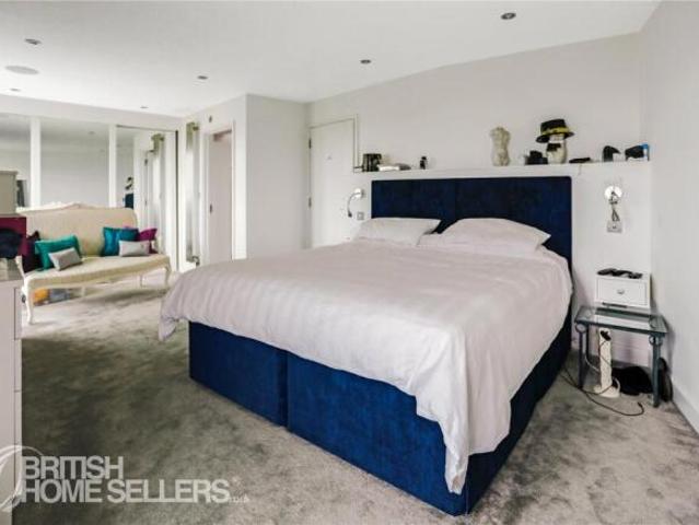 Apartment for sale in Follaton, Strode